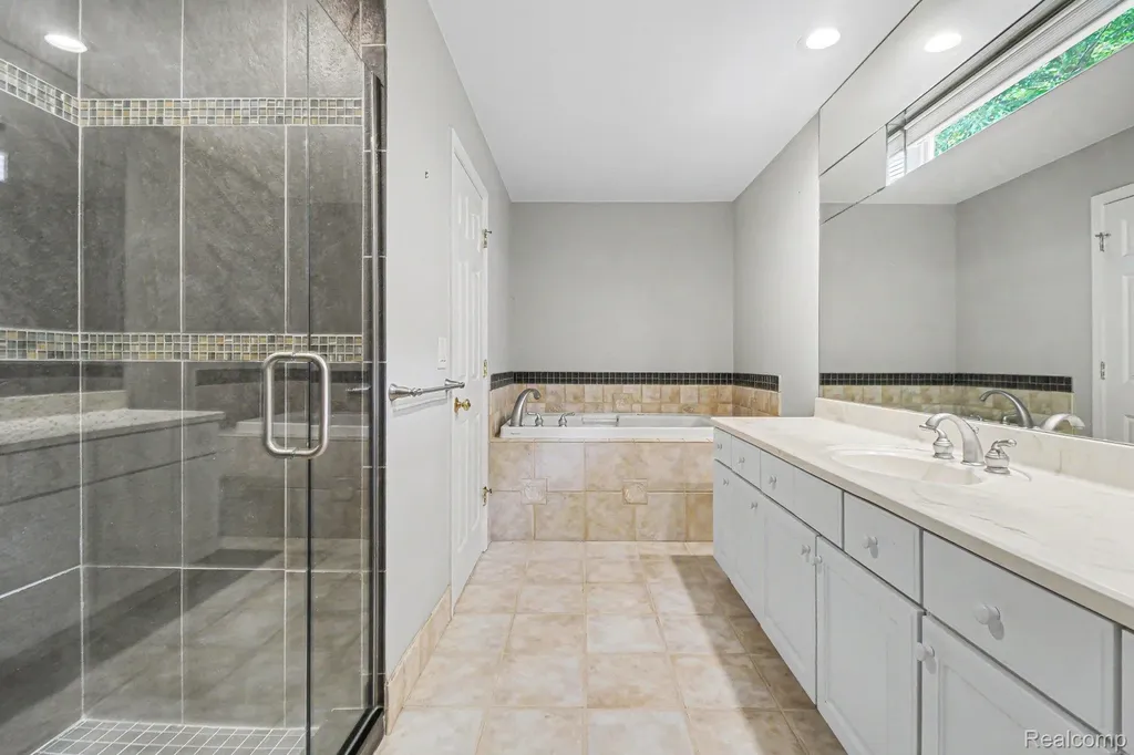 6573 Summit Ridge Independence Charter Township MI 48346