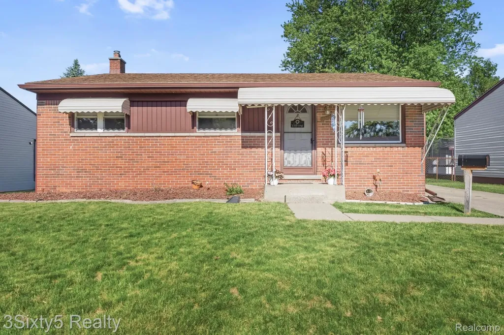 5048 Glenis Street Dearborn Heights City MI 48125