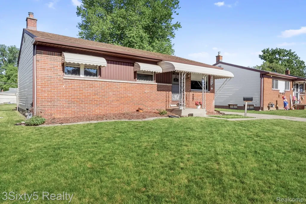 5048 Glenis Street Dearborn Heights City MI 48125