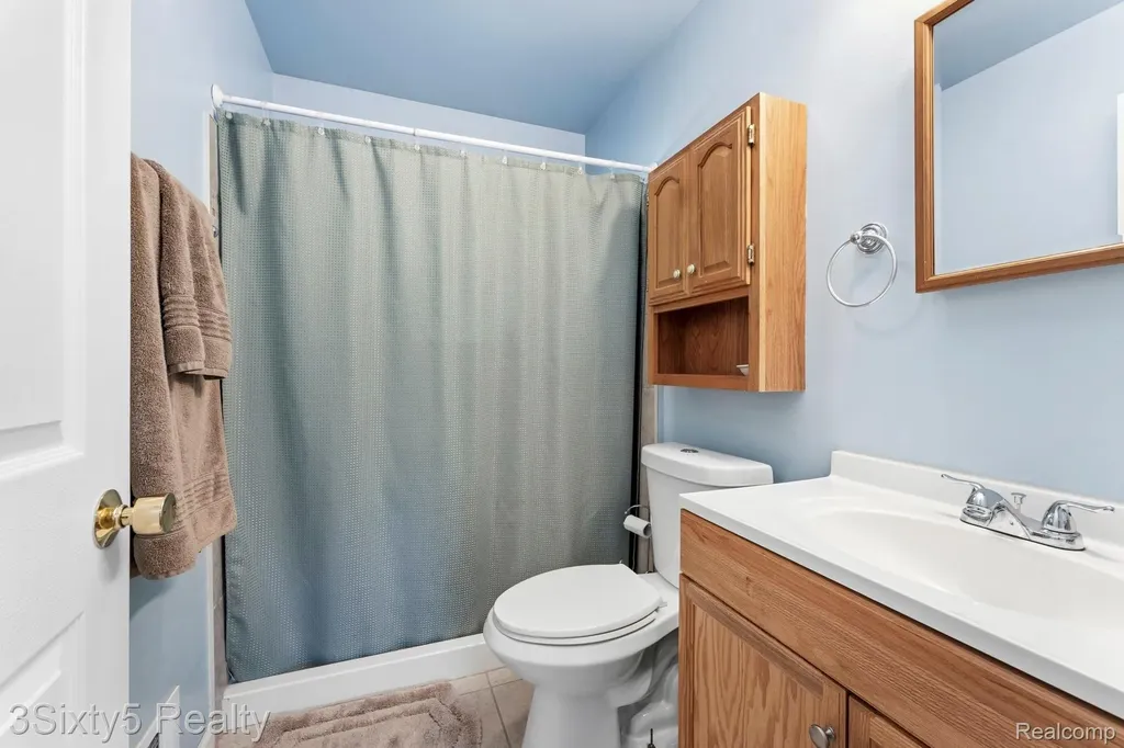 5048 Glenis Street Dearborn Heights City MI 48125