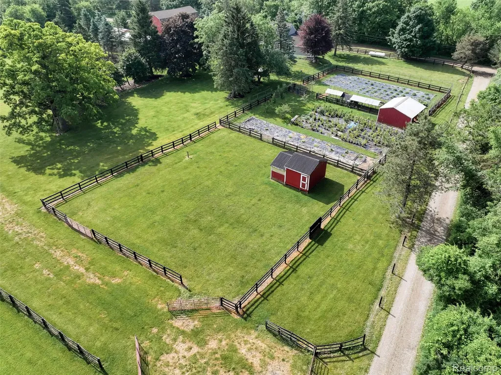 1310 Brauer Road Metamora Township MI 48371
