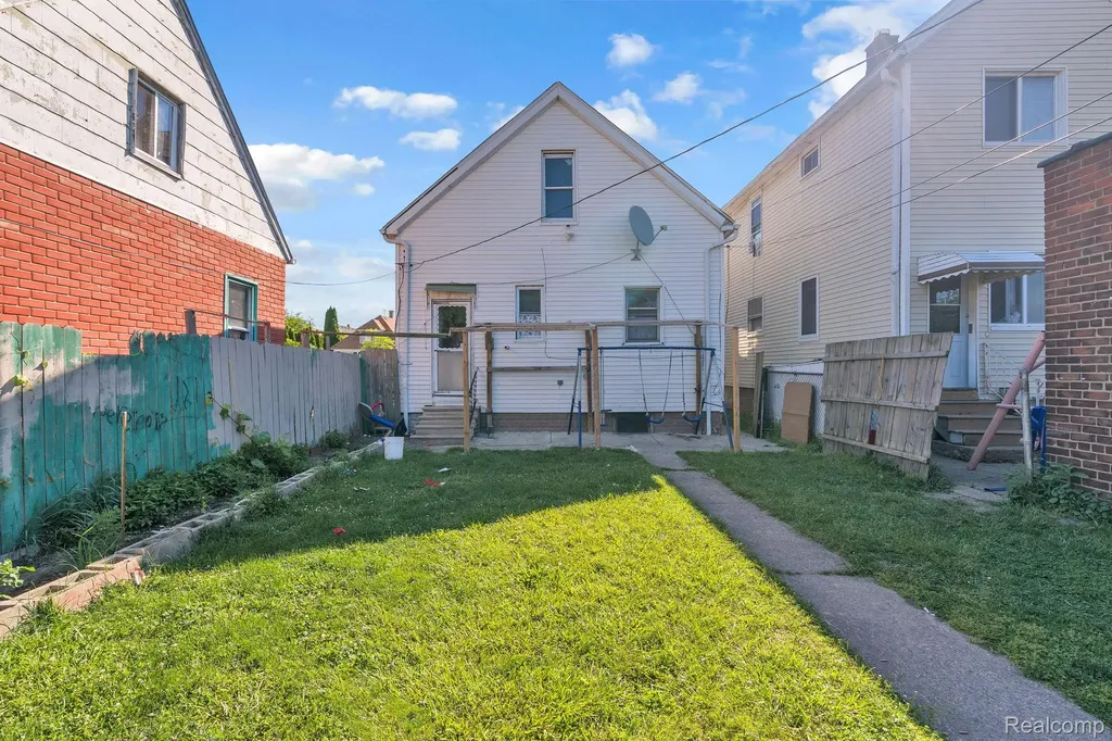 11369 Lumpkin Street Hamtramck City MI 48212