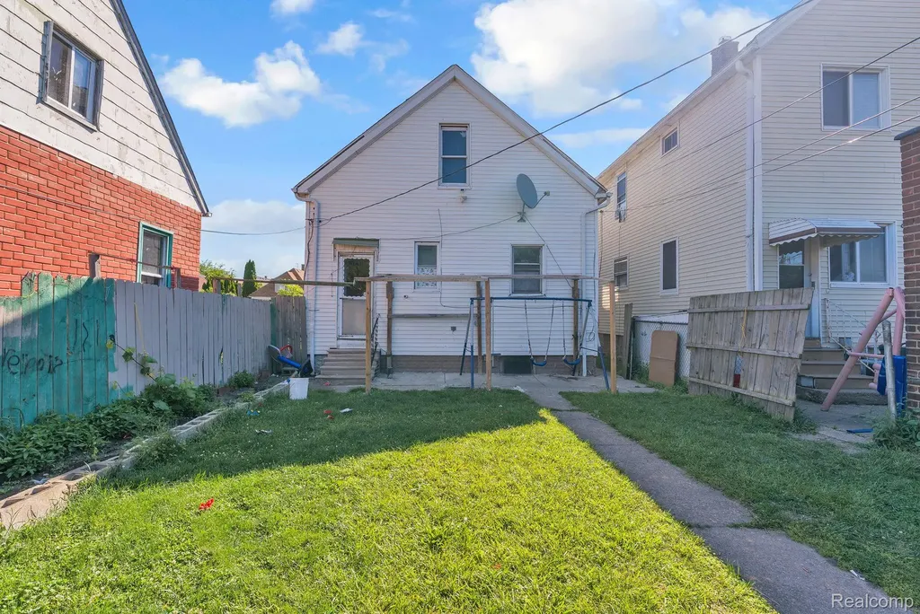 11369 Lumpkin Street Hamtramck City MI 48212