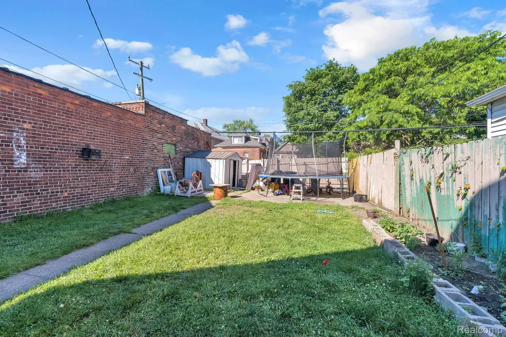 11369 Lumpkin Street Hamtramck City MI 48212