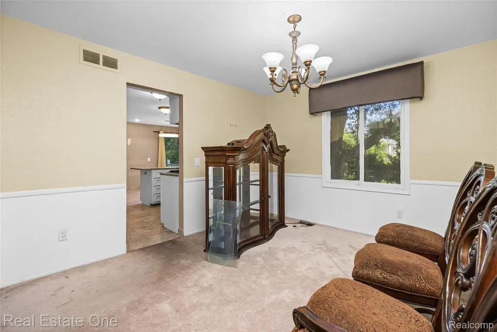 30056 Mayfair Drive Farmington Hills City MI 48331