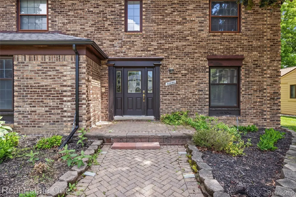30056 Mayfair Drive Farmington Hills City MI 48331