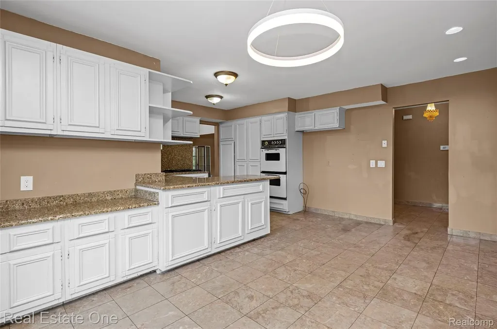 30056 Mayfair Drive Farmington Hills City MI 48331