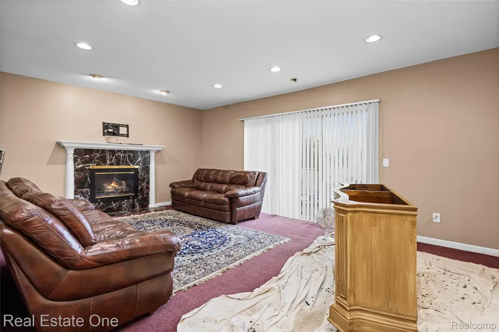30056 Mayfair Drive Farmington Hills City MI 48331