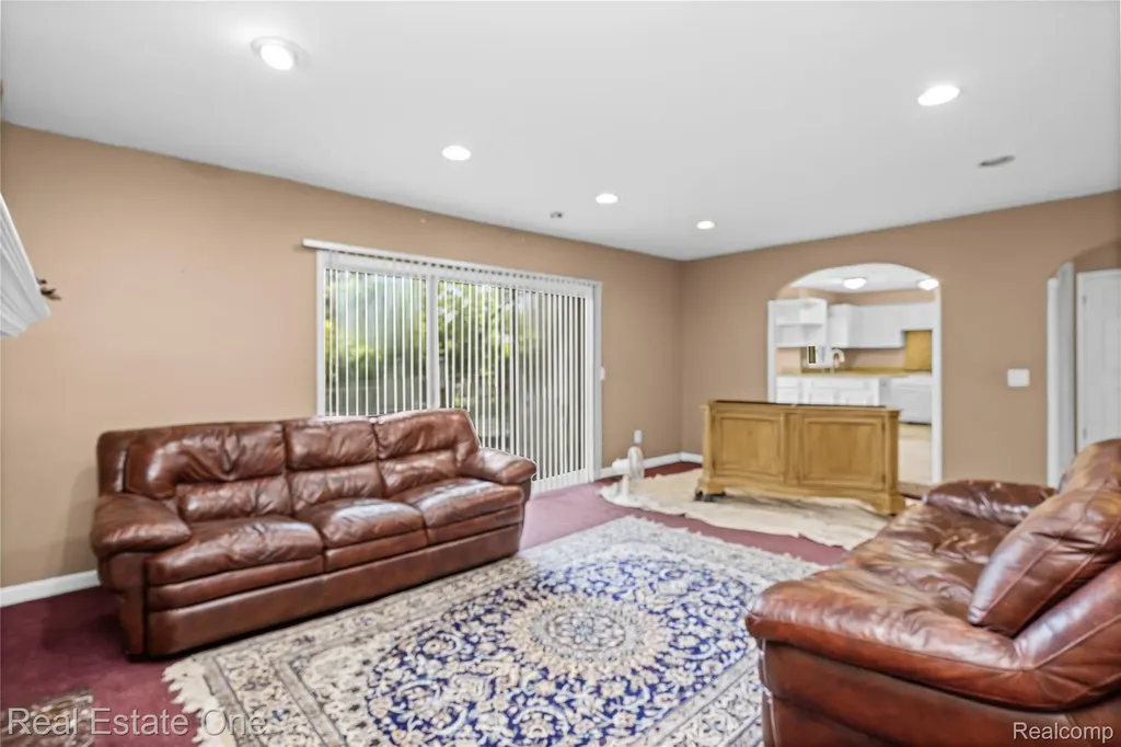 30056 Mayfair Drive Farmington Hills City MI 48331