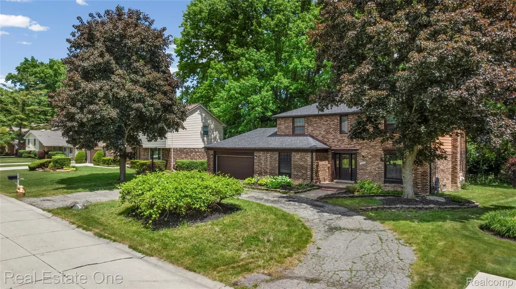 30056 Mayfair Drive Farmington Hills City MI 48331