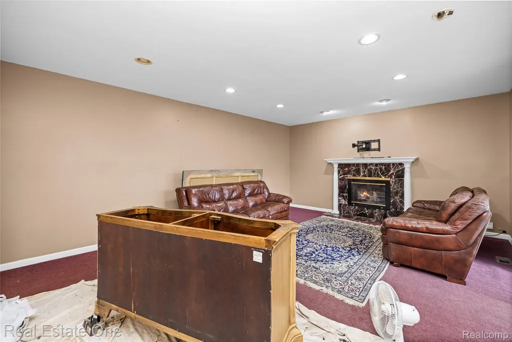 30056 Mayfair Drive Farmington Hills City MI 48331