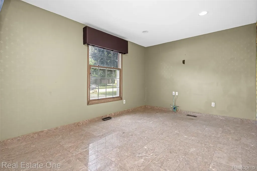 30056 Mayfair Drive Farmington Hills City MI 48331
