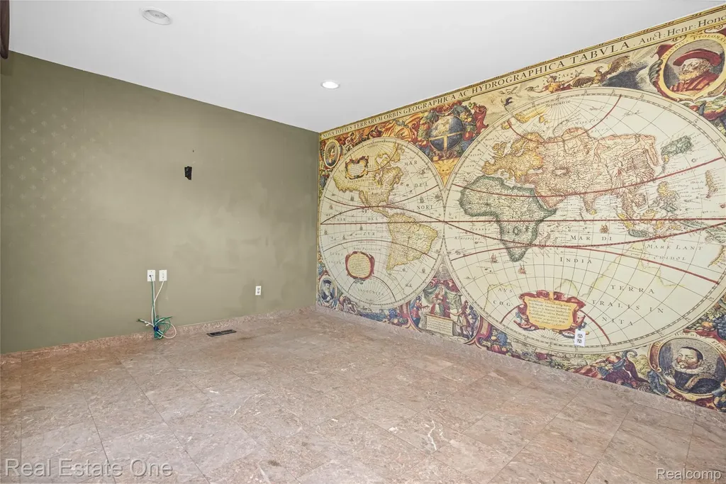 30056 Mayfair Drive Farmington Hills City MI 48331