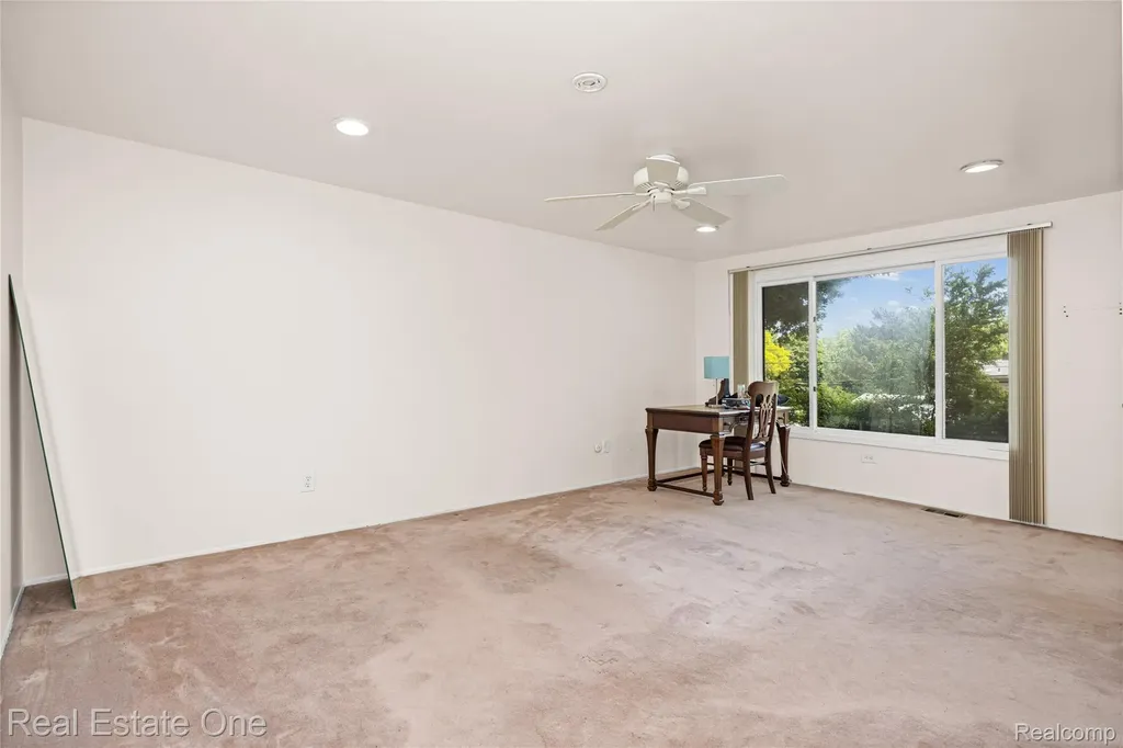30056 Mayfair Drive Farmington Hills City MI 48331