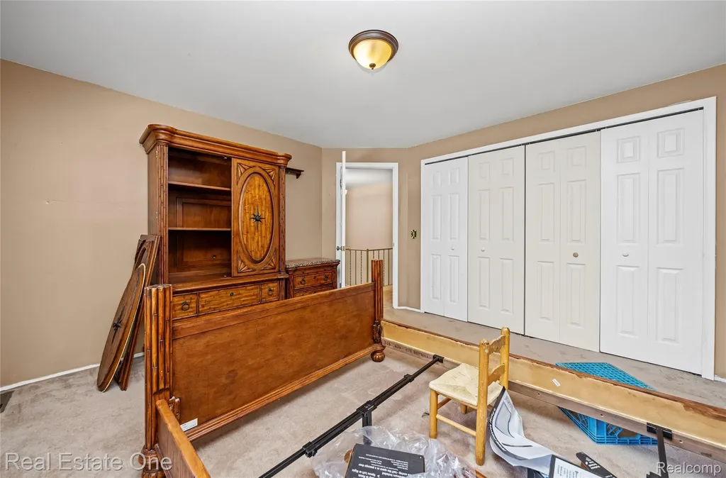 30056 Mayfair Drive Farmington Hills City MI 48331