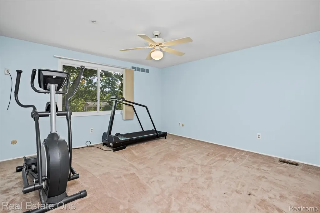 30056 Mayfair Drive Farmington Hills City MI 48331