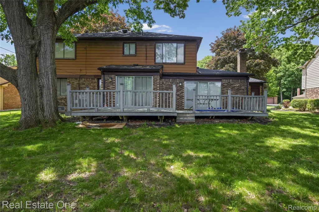 30056 Mayfair Drive Farmington Hills City MI 48331