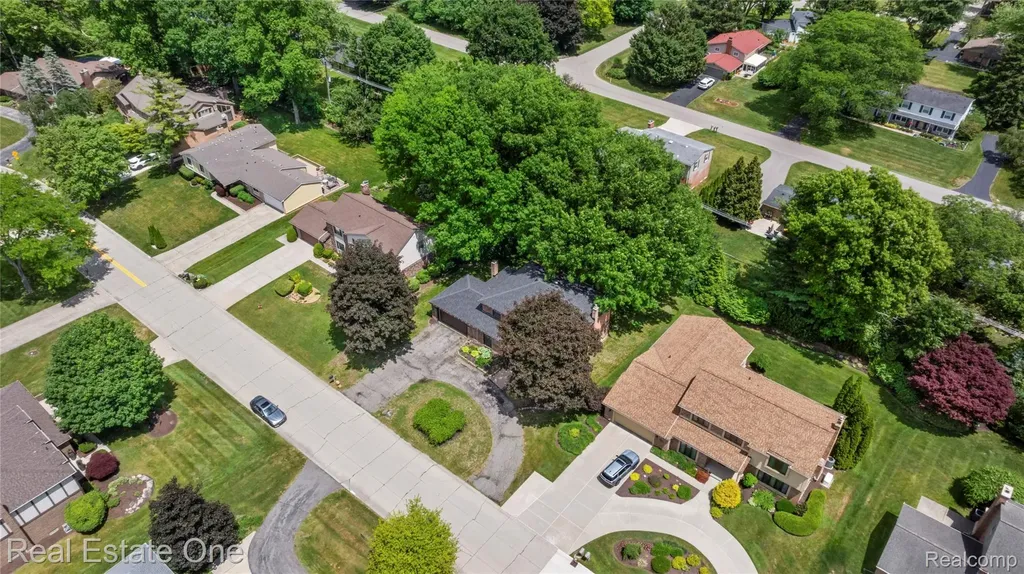 30056 Mayfair Drive Farmington Hills City MI 48331