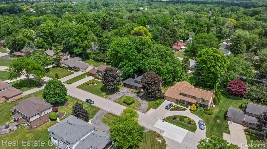 30056 Mayfair Drive Farmington Hills City MI 48331