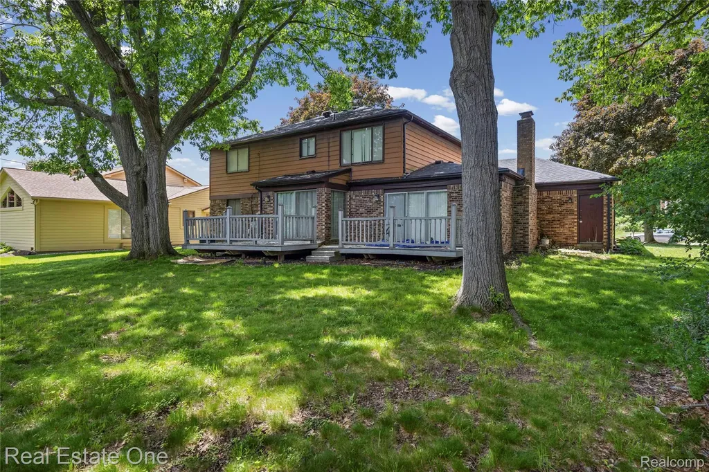 30056 Mayfair Drive Farmington Hills City MI 48331