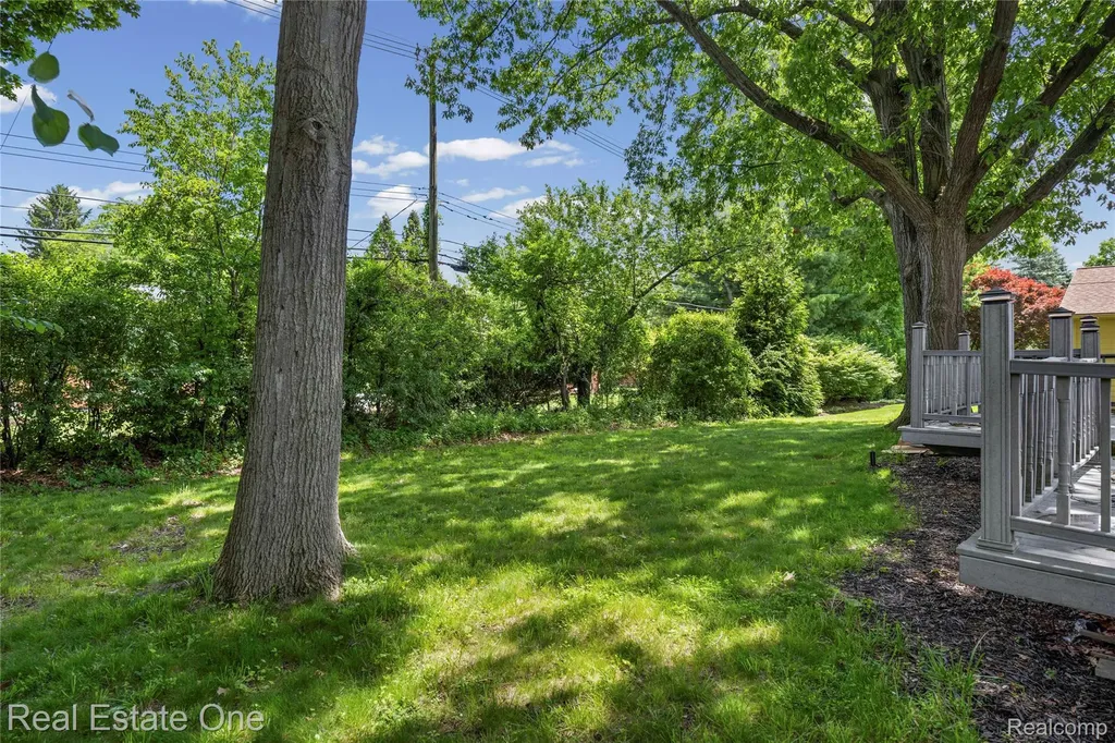 30056 Mayfair Drive Farmington Hills City MI 48331