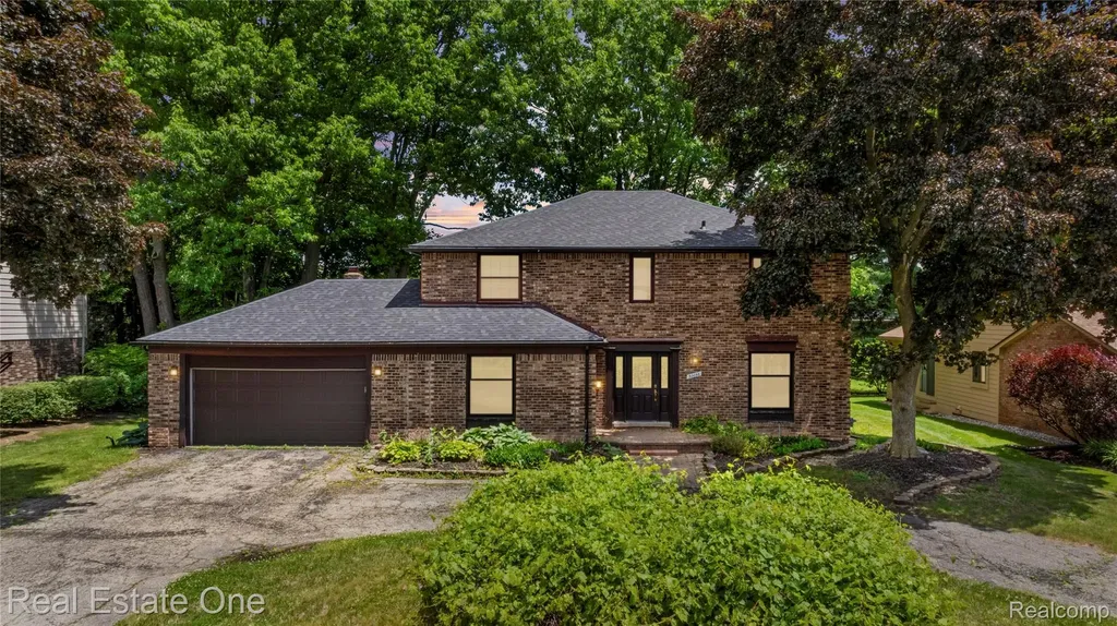 30056 Mayfair Drive Farmington Hills City MI 48331