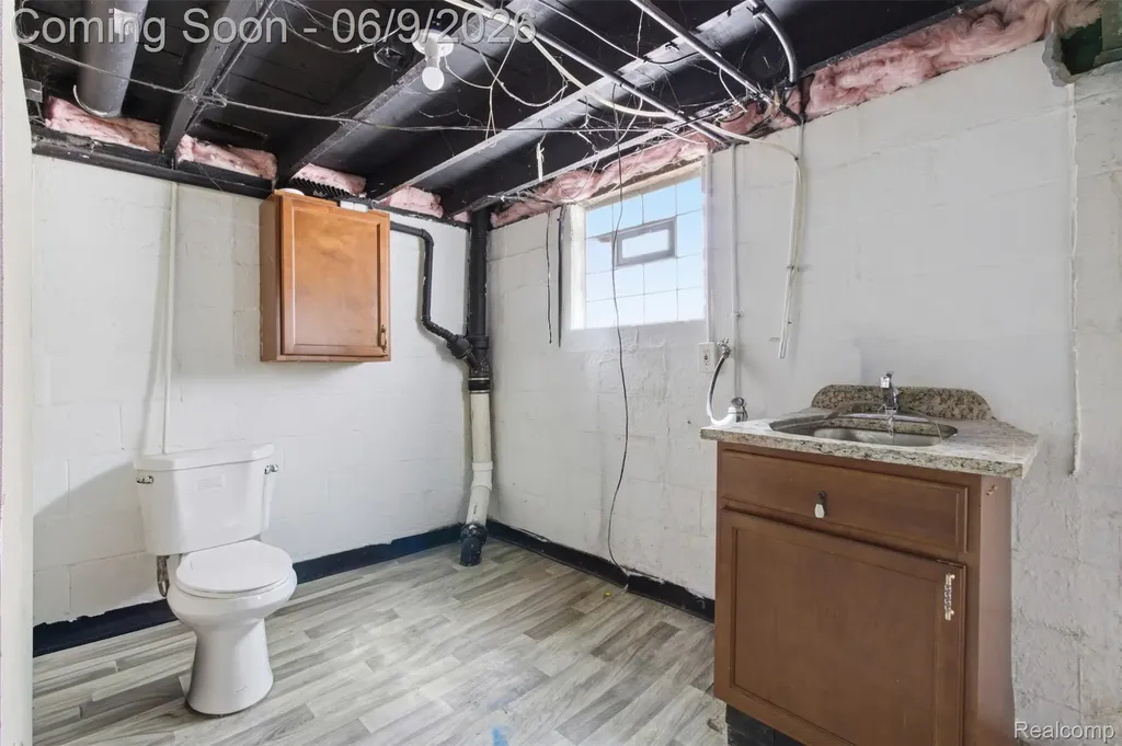 21934 Linwood Avenue Eastpointe City MI 48021