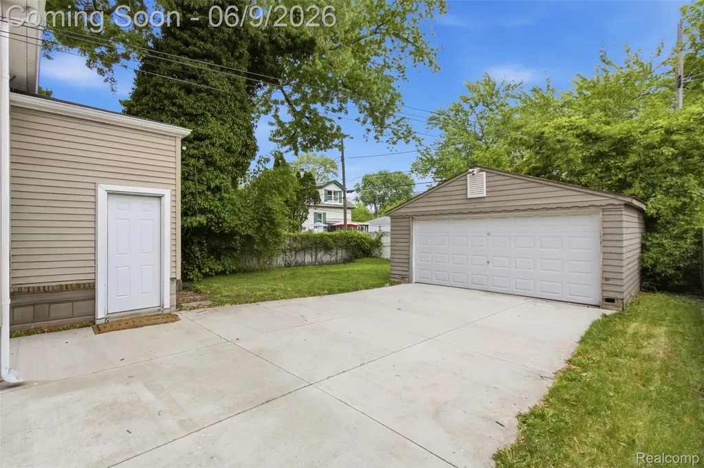21934 Linwood Avenue Eastpointe City MI 48021