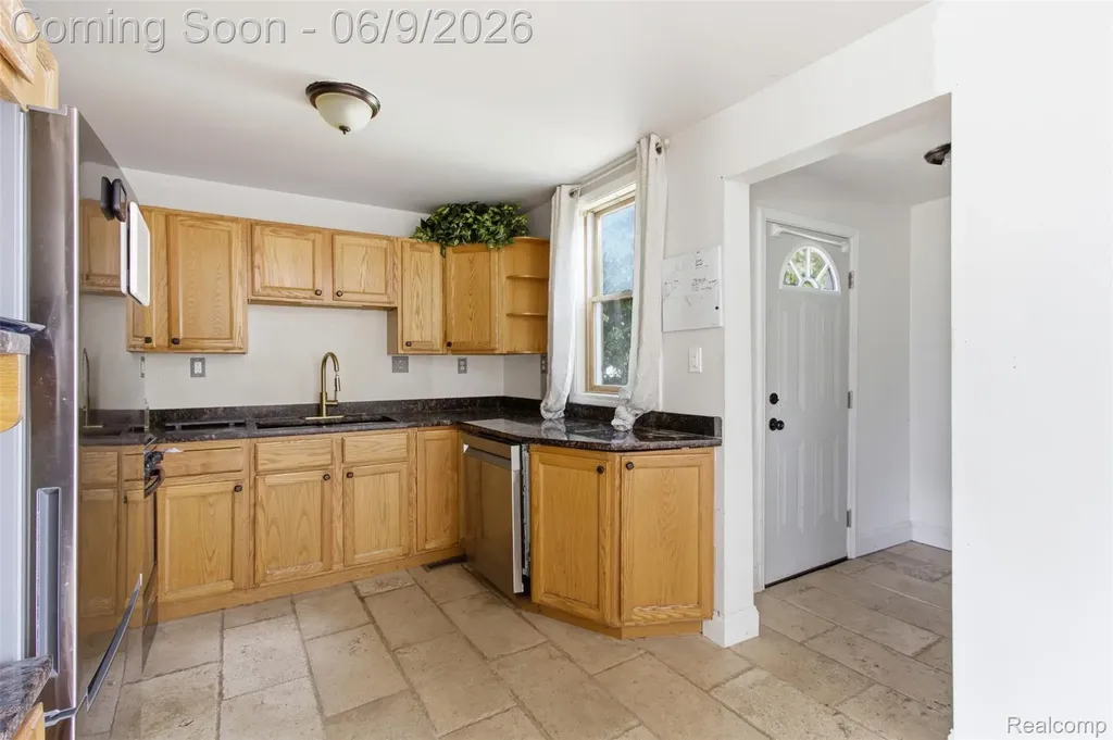 21934 Linwood Avenue Eastpointe City MI 48021