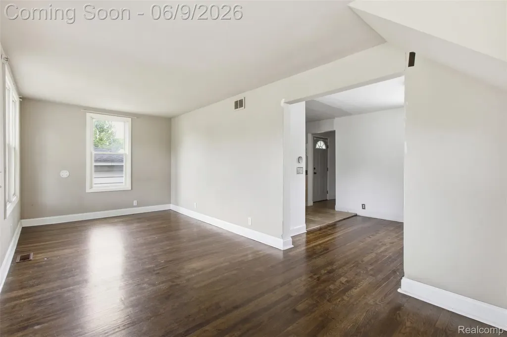 21934 Linwood Avenue Eastpointe City MI 48021