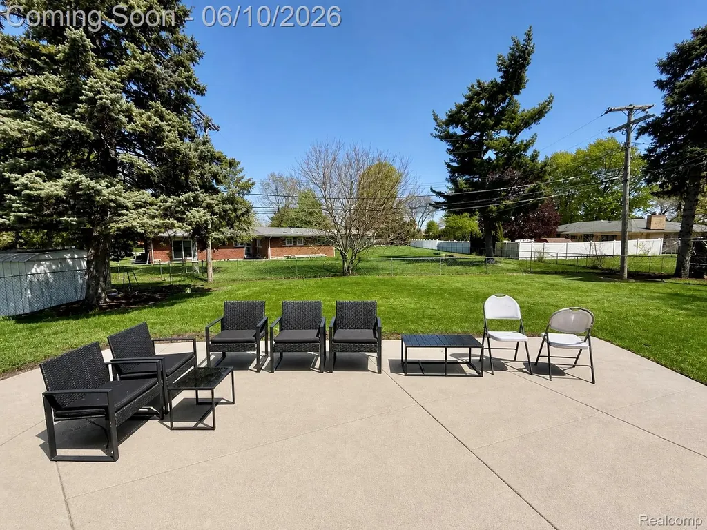 37542 Andrew Drive Sterling Heights City MI 48312