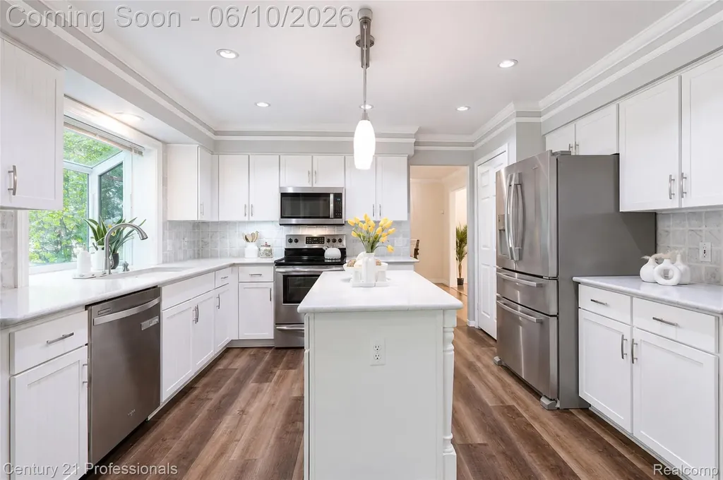 425 Cherry Grove Lane Commerce Charter Township MI 48390