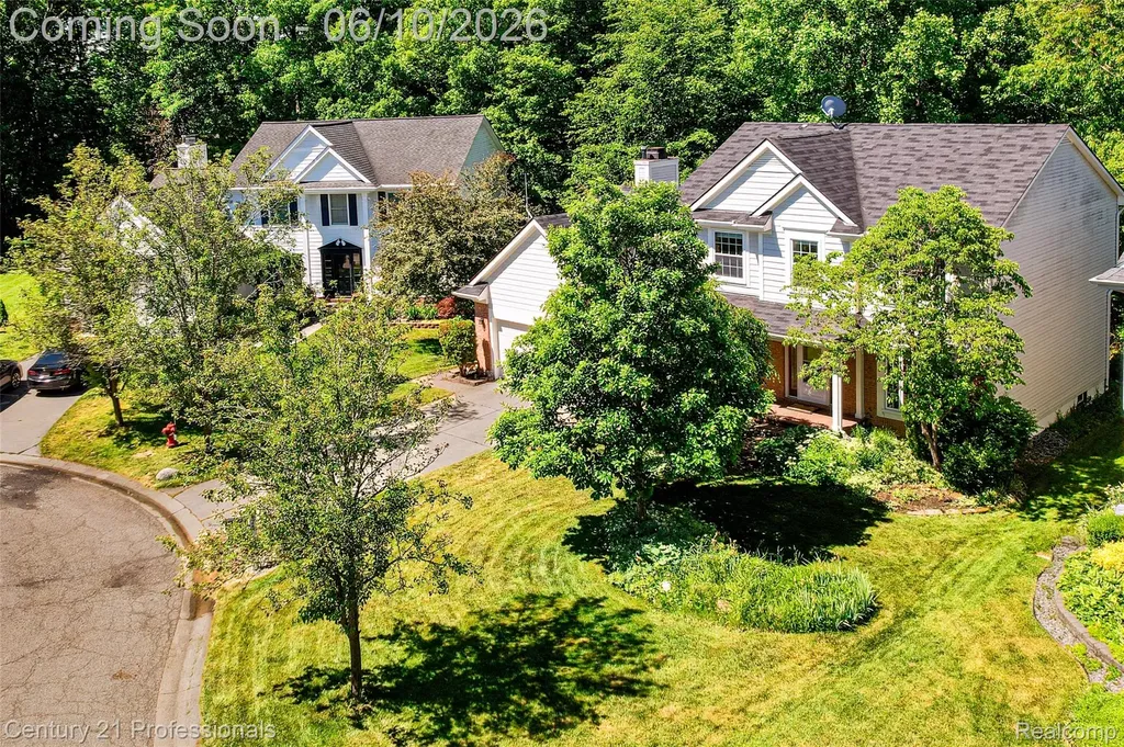 425 Cherry Grove Lane Commerce Charter Township MI 48390