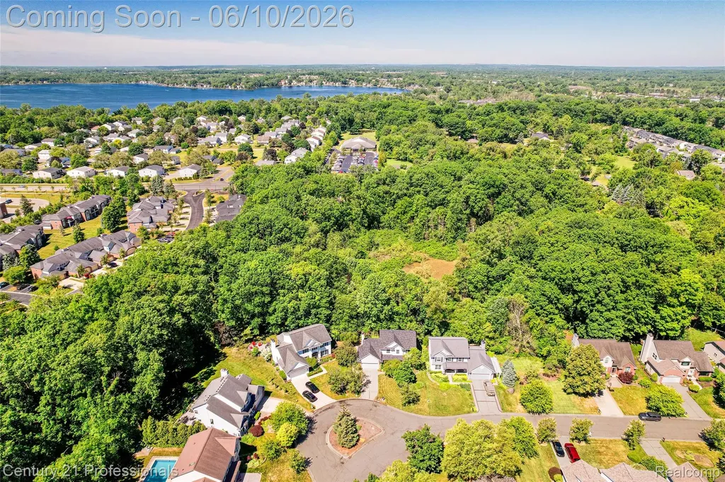 425 Cherry Grove Lane Commerce Charter Township MI 48390