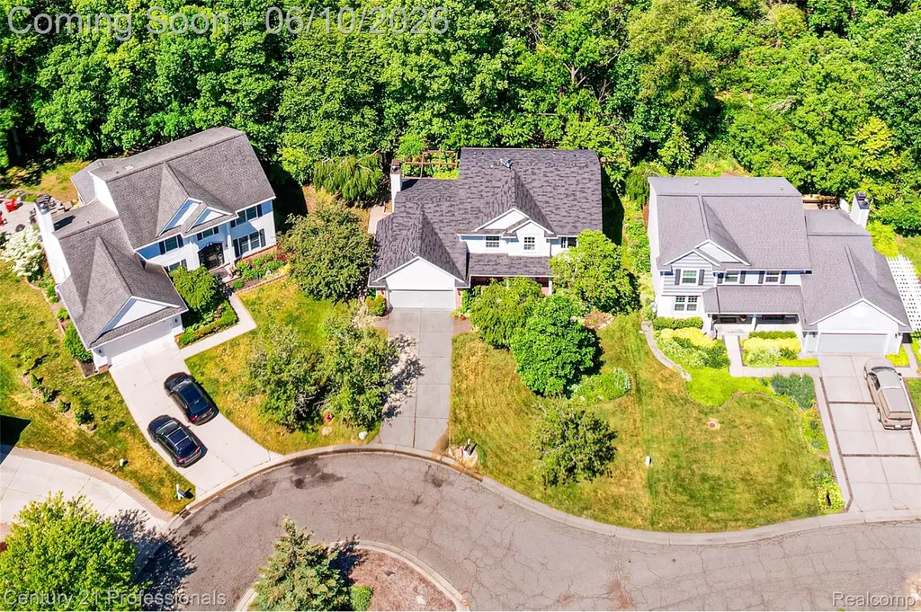 425 Cherry Grove Lane Commerce Charter Township MI 48390