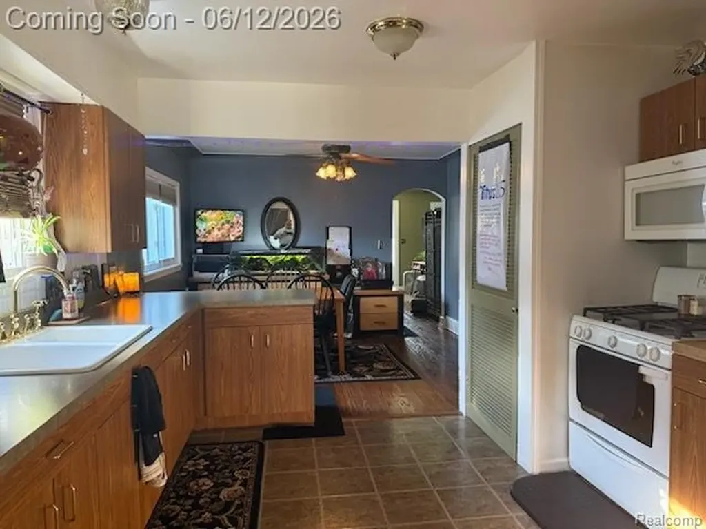 29025 Dawson Street Garden City City MI 48135