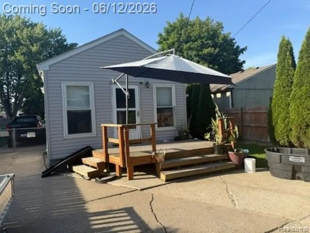 29025 Dawson Street Garden City City MI 48135