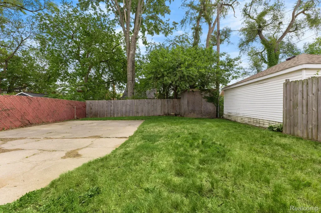 19182 Mendota Street Detroit City MI 48221