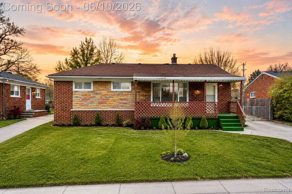 22111 Logue Avenue Warren City MI 48091