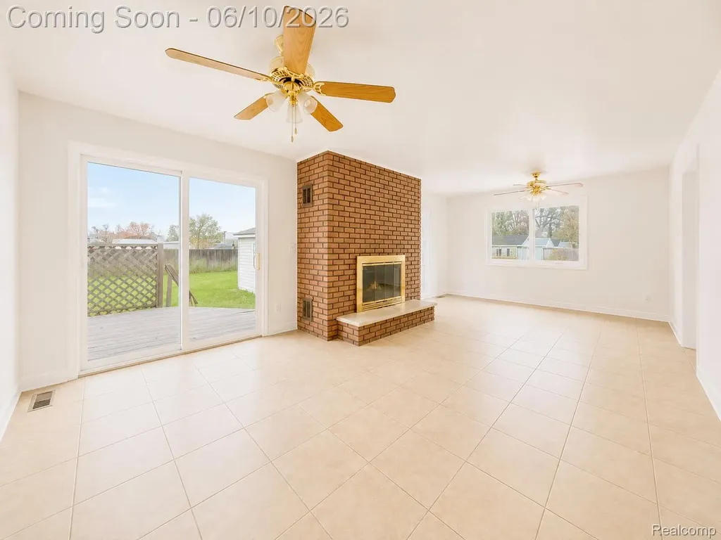 22111 Logue Avenue Warren City MI 48091