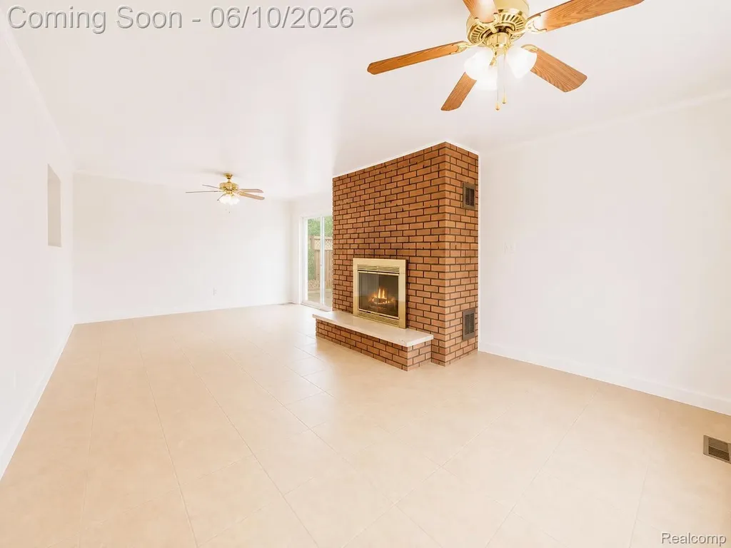 22111 Logue Avenue Warren City MI 48091