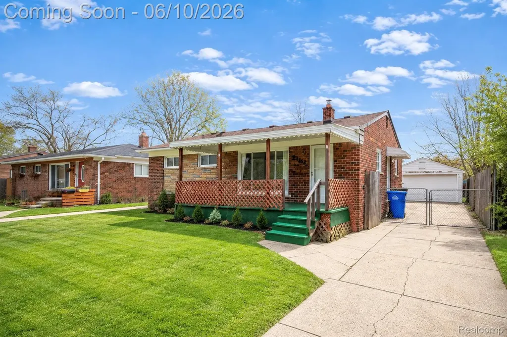 22111 Logue Avenue Warren City MI 48091