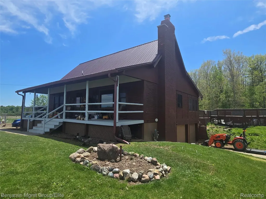 6827 Lapeer Road Kimball Township MI 48074