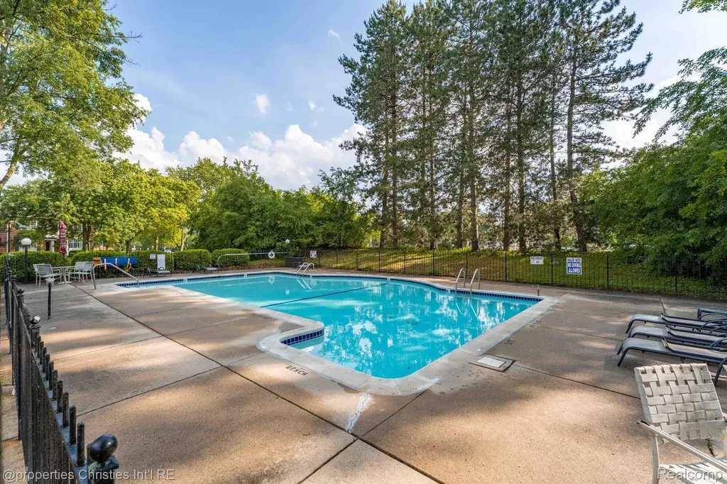 42472 Woodward Avenue Bloomfield Hills City MI 48304