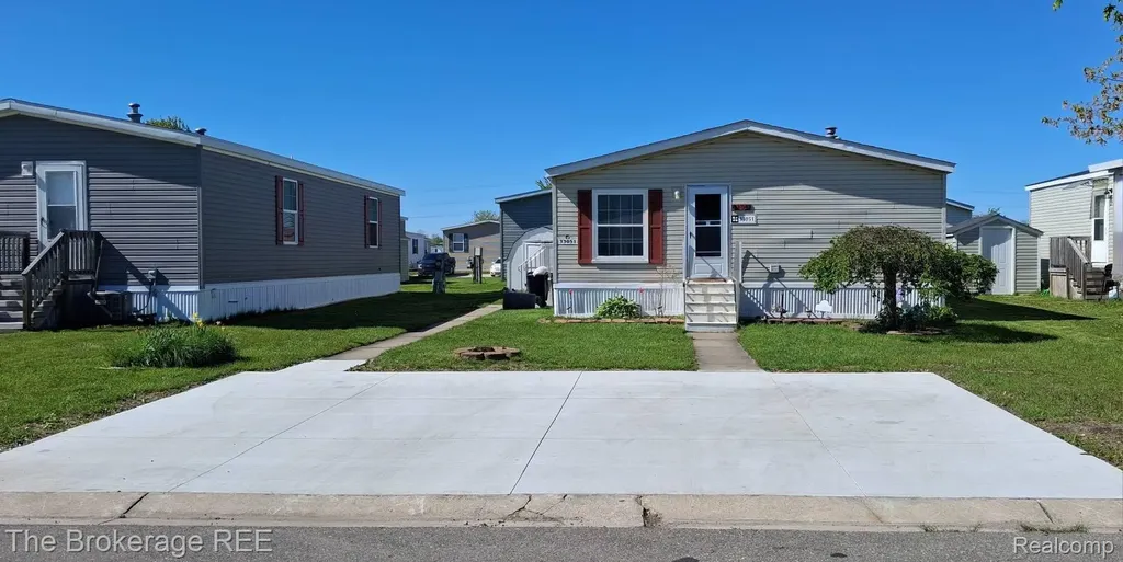 33051 Heatherwood Lot 244 New Haven Village MI 40848