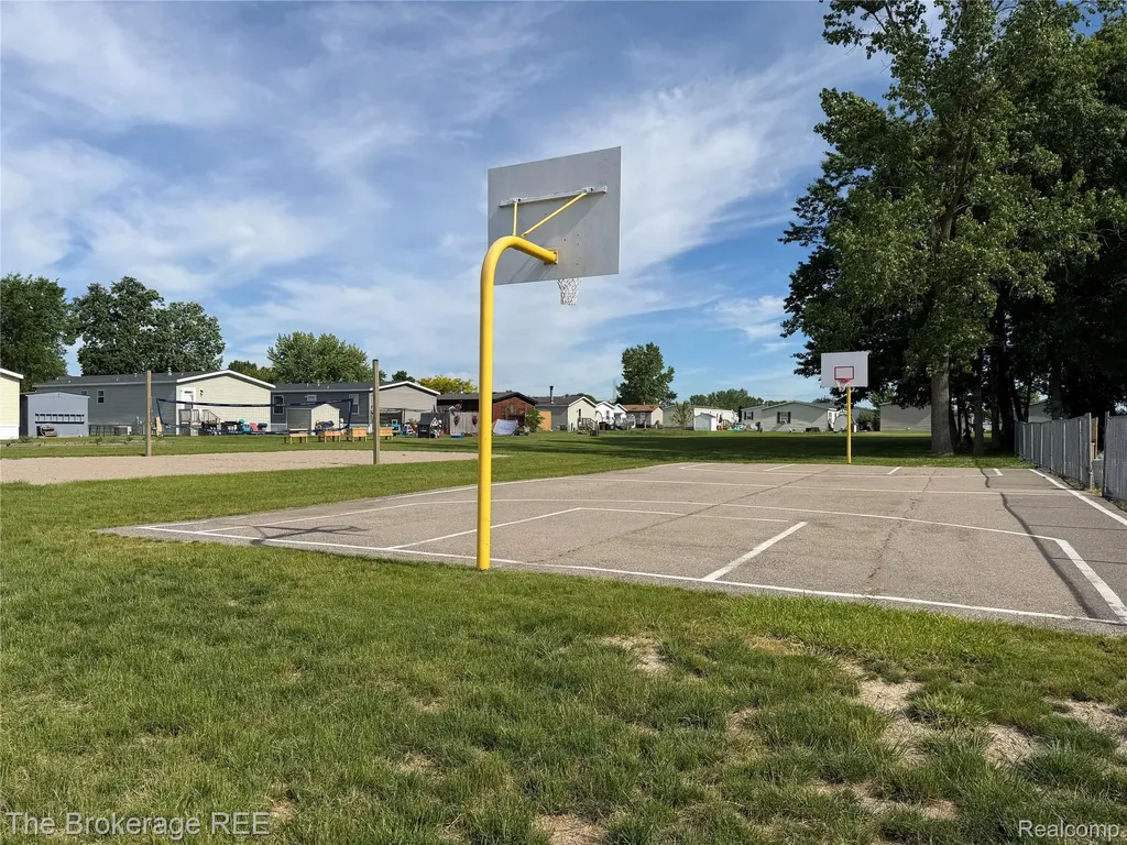 33051 Heatherwood Lot 244 New Haven Village MI 40848