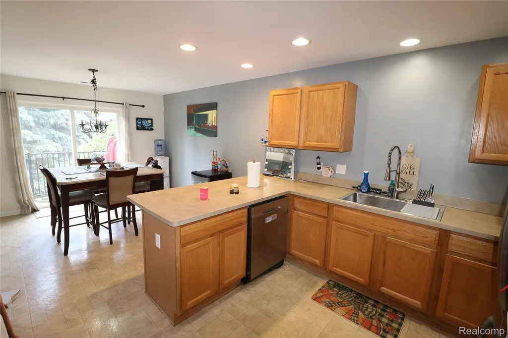 14486 Shadywood Drive Sterling Heights City MI 48312
