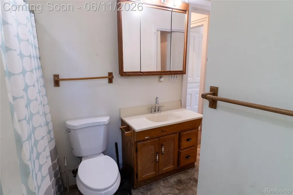 807 Baird Street Holly Village MI 48442