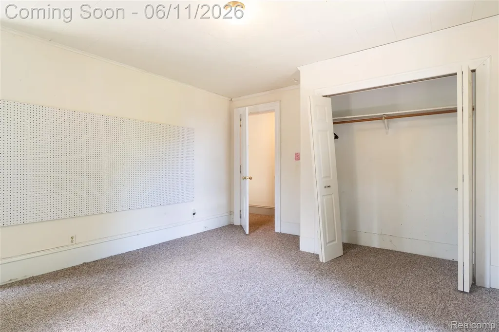 807 Baird Street Holly Village MI 48442