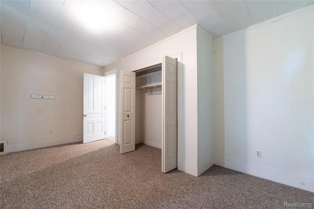 807 Baird Street Holly Village MI 48442